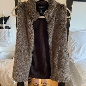 Faux fur vest 🤎